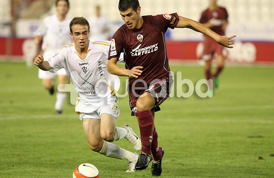 PARTIDO DE COPA DEL REY ENTRE EL ALBACETE Y EL CASTELLÓN DONDE DEBUTÓ EL NUEVO FICHAJE DEL ALBA, POL BUESO, CON EL EQUIPO VALENCIANO. EN LA IMAGEN SE LE VE CON EL CANTERANO CARLETES.