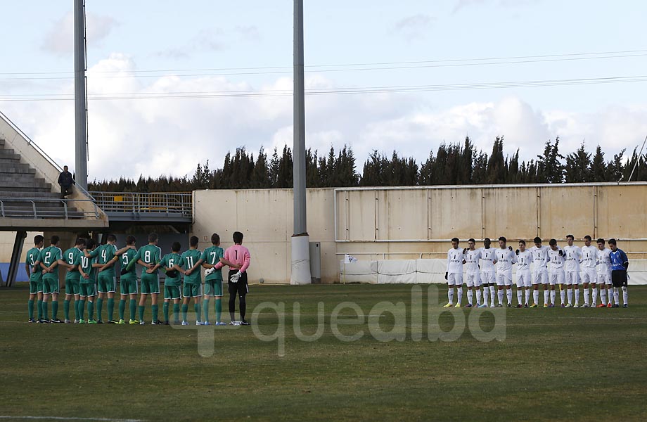 albacete-juvenil-castellon-02-minuto-silencio-luis-aragones-albacete-juvenil-castellon