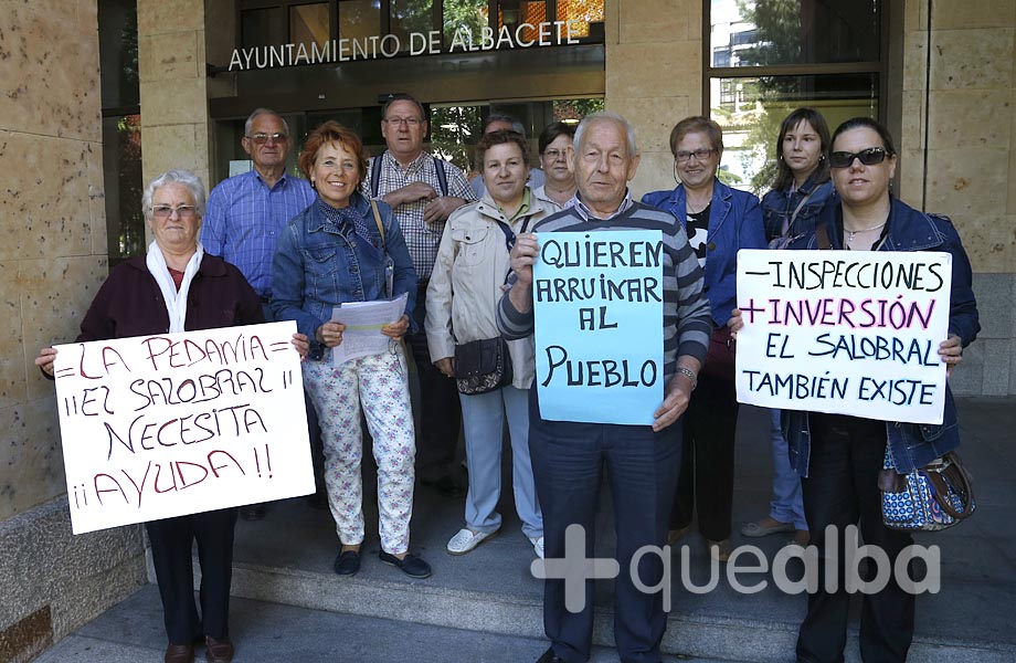 Pleno de mayo del  Ayuntamiento Albacete. Vecinos de El Salobral