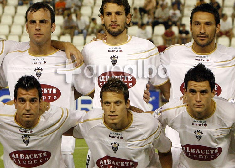 Javi Castellano coincidió en el Alba con Stuani, Callejón, Sousa, entre otros. Javi Castellano coincidió en el Alba con Stuani, Callejón, Sousa, entre otros.