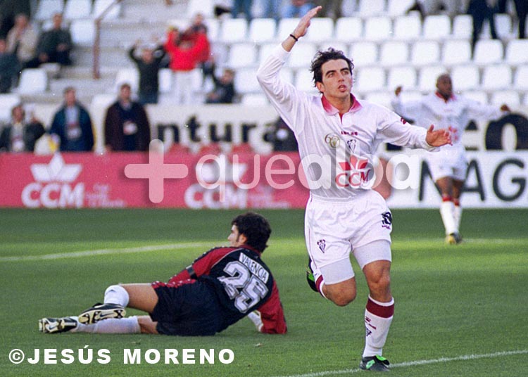 Javi Guerrero consiguió más de 20 goles con la camiseta del Alba en dos temporadas 1999-2000 y 2000-2001. Javi Guerrero consiguió más de 20 goles con la camiseta del Alba en dos temporadas 1999-2000 y 2000-2001.