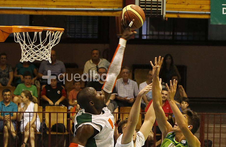 Las otras imágenes que nos dejó el amistoso del Albacete Basket disputado este domingo en el Pabellón del Parque, con impresionantes tapones y mates no solamente de los jugadores americanos, también del conjunto local.