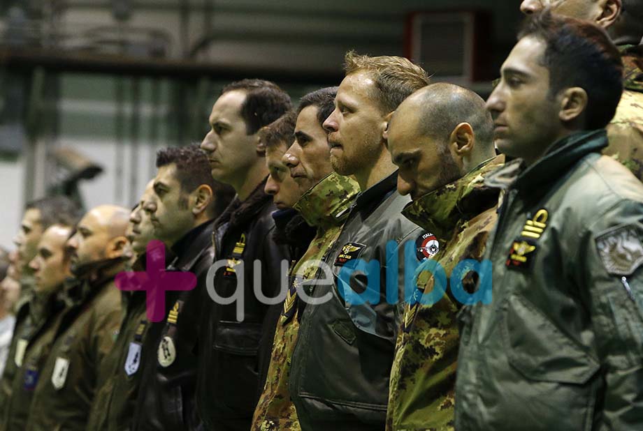 entierro-pilotos-griegos-base-llanos_03