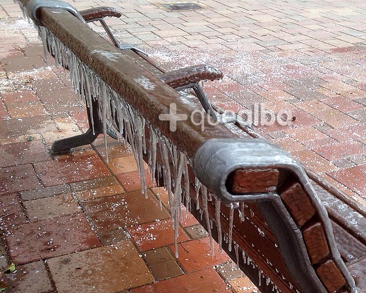 HIELO EN LOS BANCOS DE ALBACETE