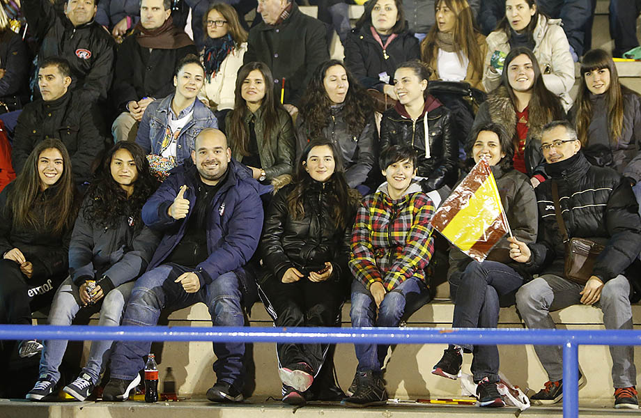 También entre el público en el municipal rojillo hemos visto a representantes del filial del CFF, como Álex, su entrenador.