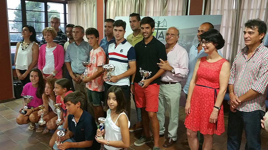 EL CLUB TENIS ALBACETE HOMENAJEO TAMBIEN AL TENISTA RODENSE EN SU 50 ANIVERSARIO