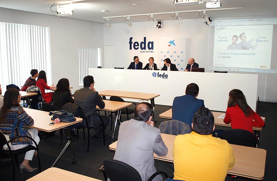 FEDA y CaixaBank han firmado un convenio de colaboración para mejorar la actividad económica y la competitividad del tejido empresarial de Albacete. El acuerdo ha sido firmado por Mª Jesús Catalá, directora territorial de CaixaBank en Castilla-La Mancha y Extremadura, y Artemio Pérez Alfaro, presidente de FEDA.