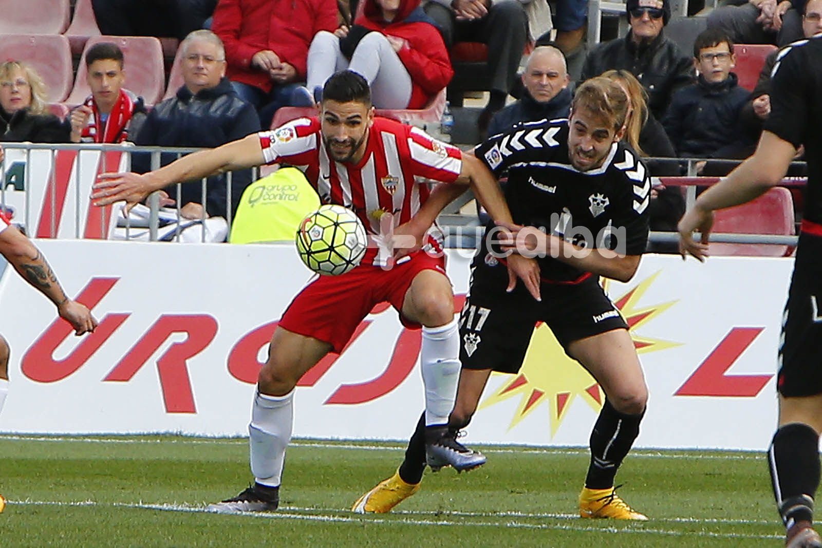 Chuli jugando con el Almería contra el Albacete