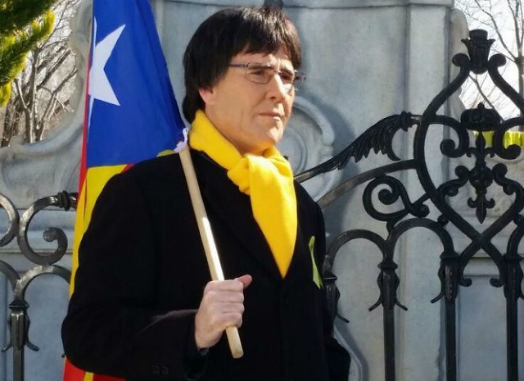 FOTO VERTELE