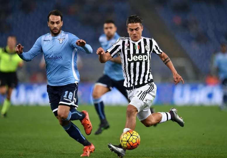 Gentiletti defendiendo a su compatiota Dybala en su etapa en la Lazio