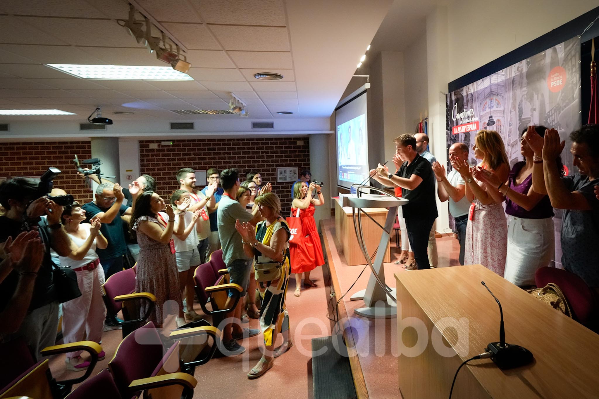 Imagen de la noche electoral del 23J en la sede del PSOE de Albacdete.