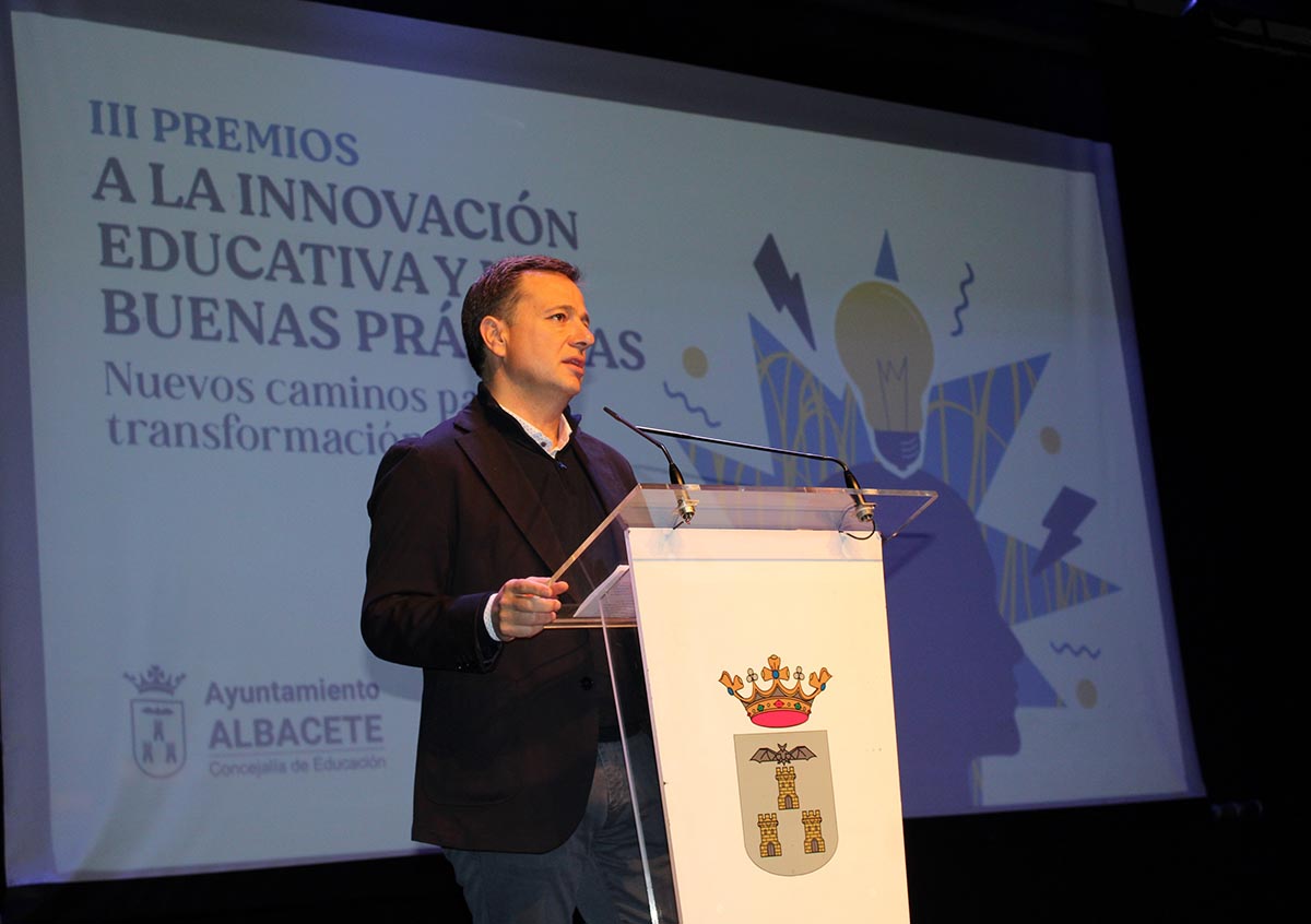 Foto III Premios a la Innovación Educativa y las Buenas Prácticas (8)