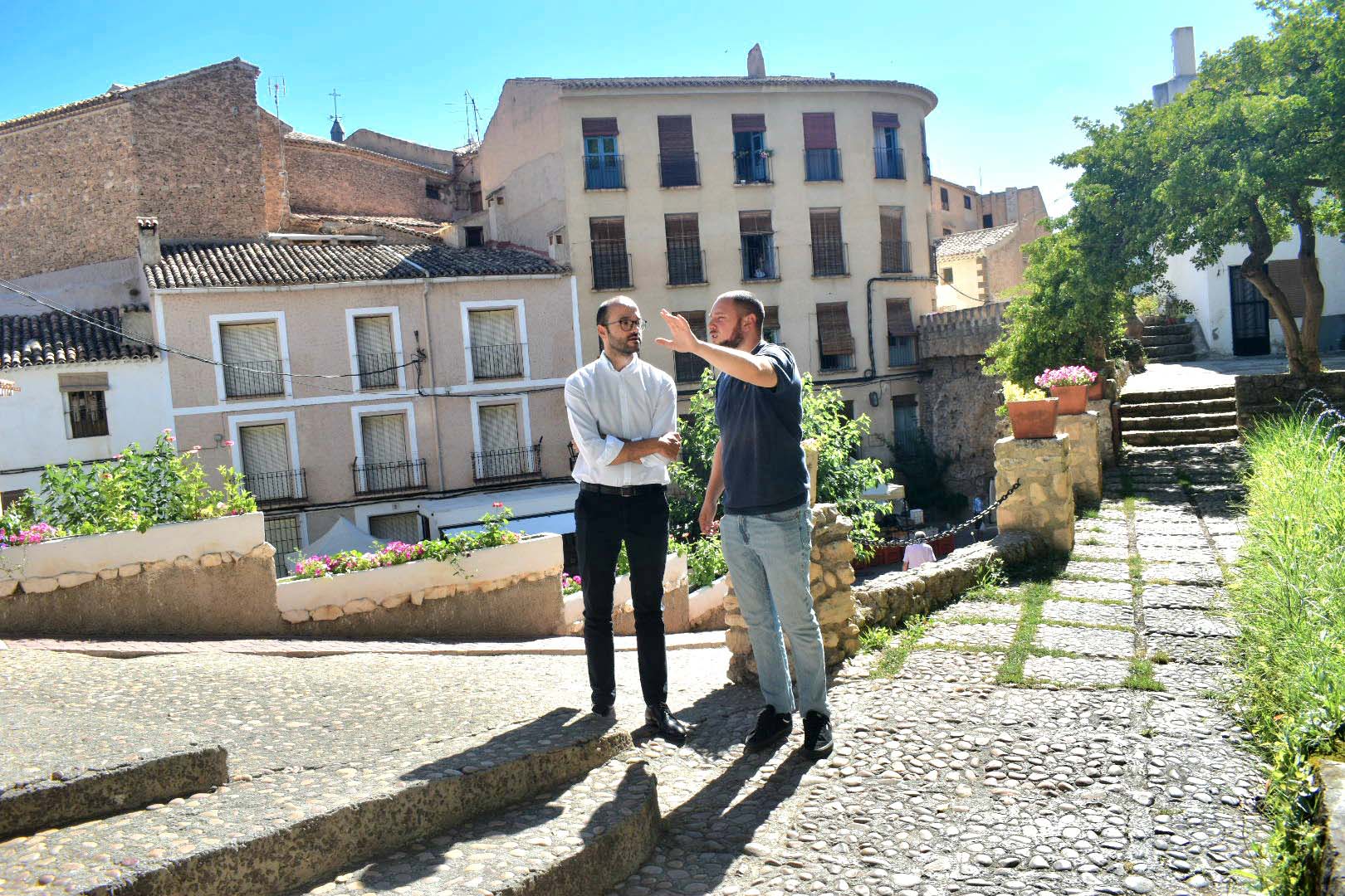 Visita del vpdte. de la Diputación de Albacete a Letur junto a su alcalde  4 (2)