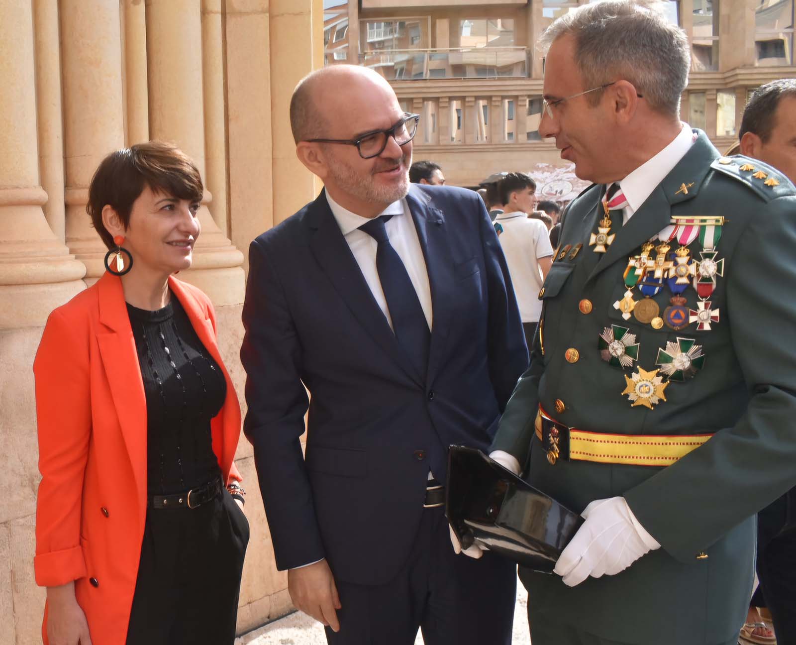 Diputados provinciales durante los actos conmemorativos del Día de la GC 1