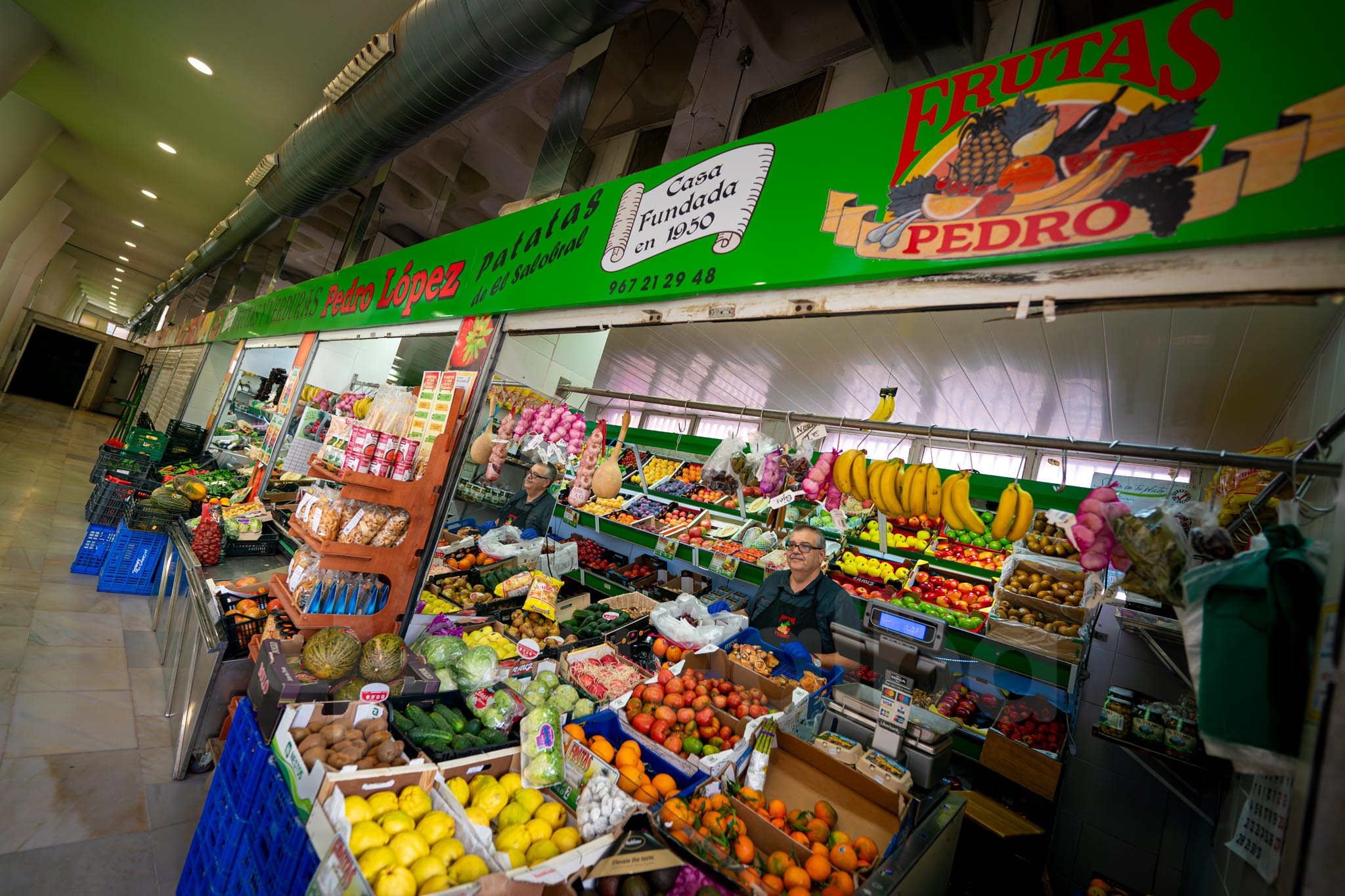 Frutero-carretas-mercado-albacete-pedro_lopez-fruteria-004