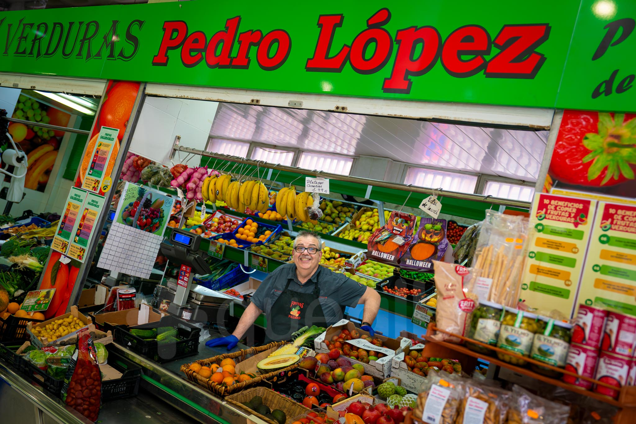 Frutero-carretas-mercado-albacete-pedro_lopez-fruteria-005