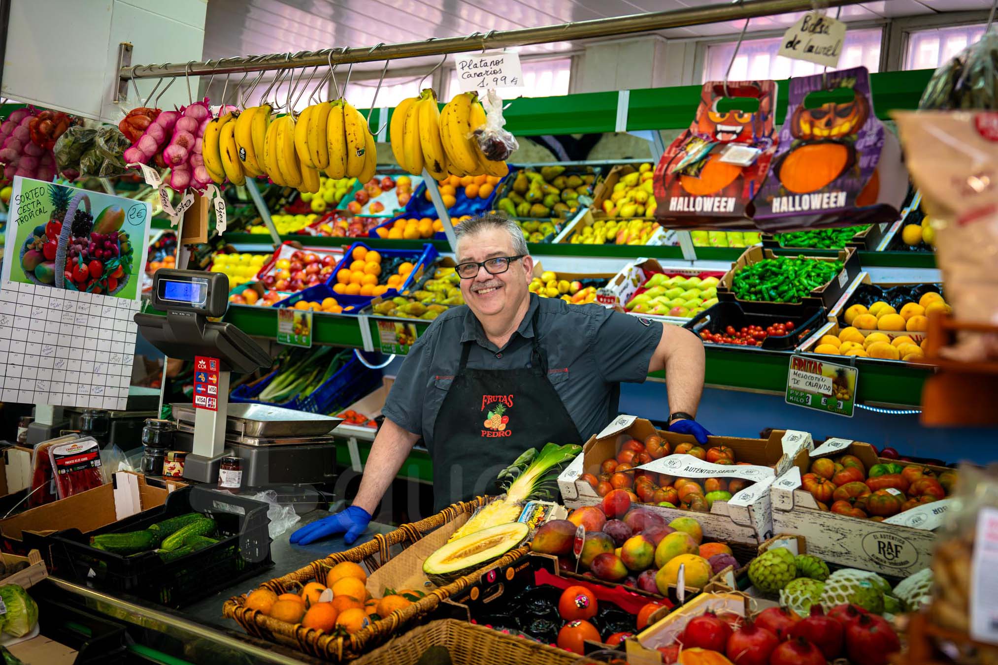 Frutero-carretas-mercado-albacete-pedro_lopez-fruteria-006 (1)